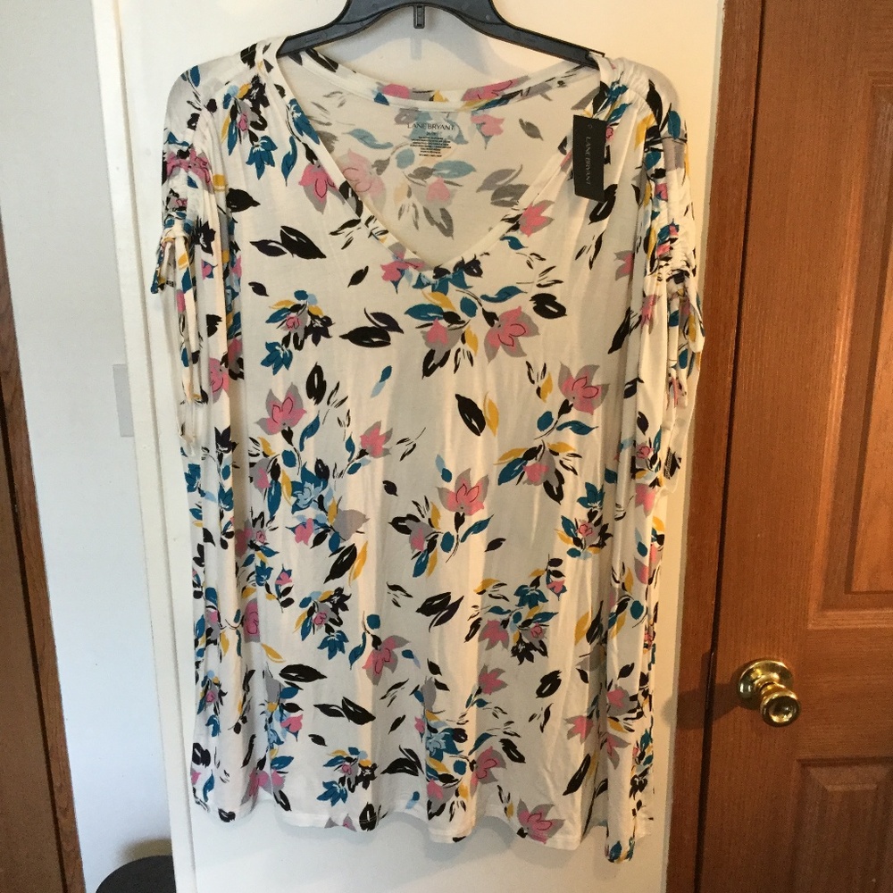 New 26/28 Lane Bryant White Floral Blouse